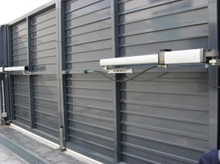 puerta automatica batiente - Instalación y Reparación Puertas de Garaje Batientes Valencia