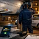 Cerrajero diagnostica una puerta de garaje en Valencia; móvil “Cerrajero 24 horas” y van. Encuentra cerrajeros en Valencia que ofrezcan servicio 24 horas para puertas de garaje